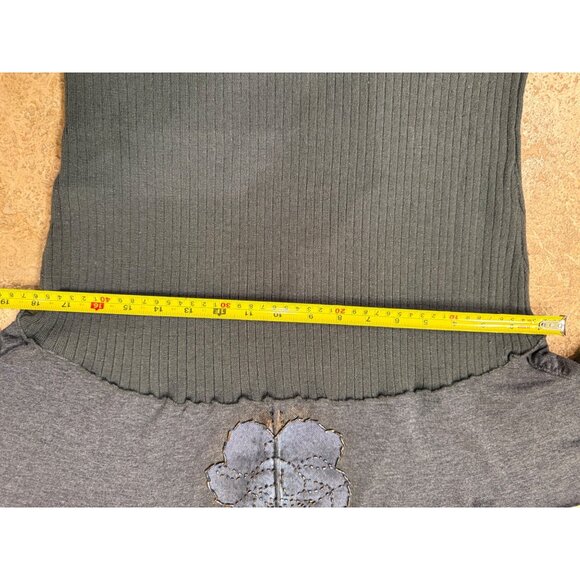 Beaded Embroidered Long Sleeve Turtleneck Top With Ribbed Pattern - Picture 6 of 8